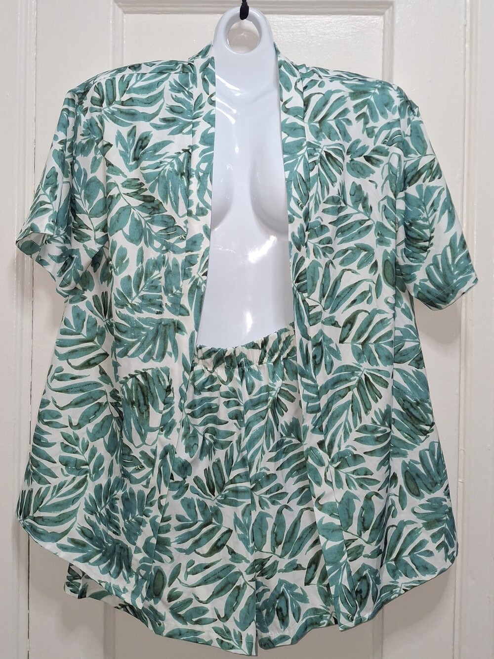 SHEIN Women 2 Piece Tropical Leaf Short Set, Swimsuit Cover Up Green White Sz S
